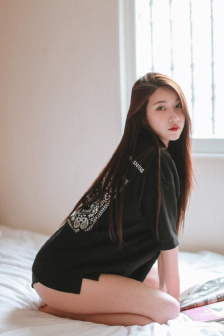 美女黑色真丝图